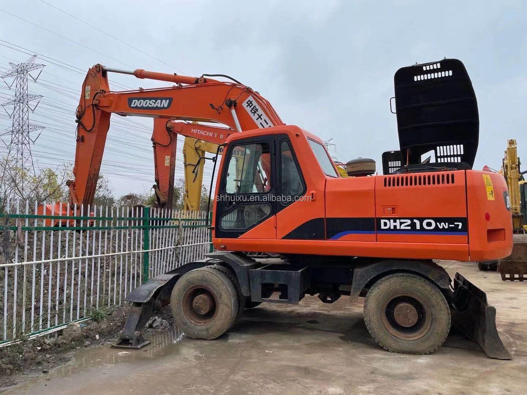 Подержанный качественный экскаватор DOOSAN 210W с низкой ценой на продажу/Подержанный гидравлический полётник Doosan 210W экскаватор экскаватор