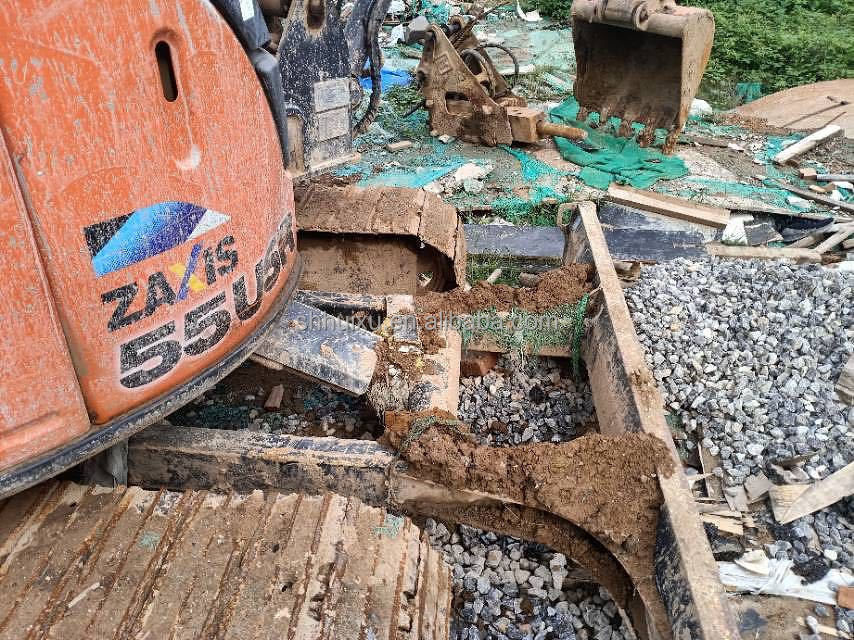 Hitachi на складе Подержанный Hitachi EX55 мини экскаватор для продажи подержанный Hitachi mini digger EX55 в хорошем состоянии