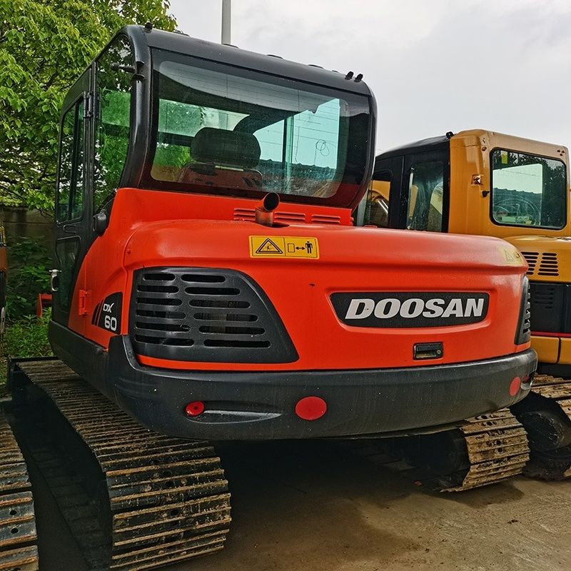 Doosan горячая продажа Хорошие продажи Подержанный экскаватор Doosan DX60W колесные экскаваторы машина