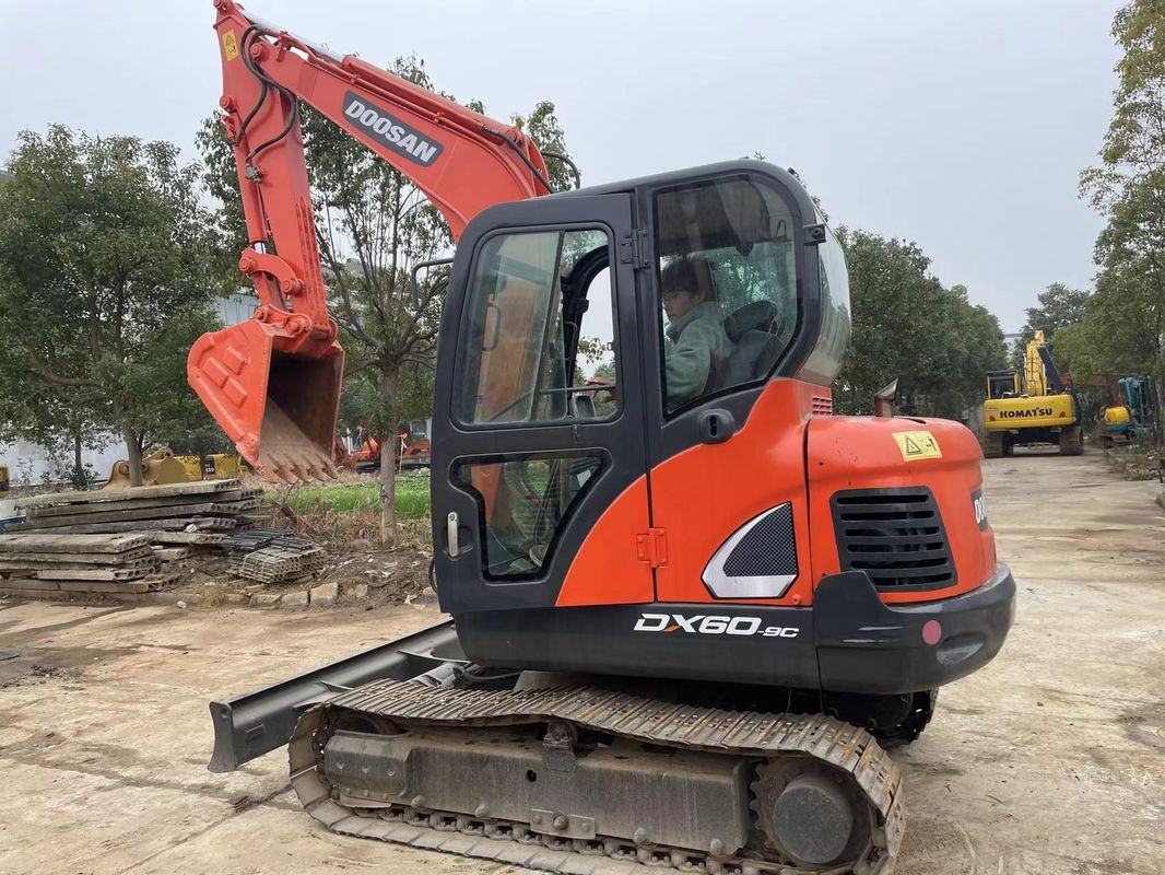 Продажа мини экскаваторов для экскаваторов Doosan DX60 мини использованный мини экскаватор