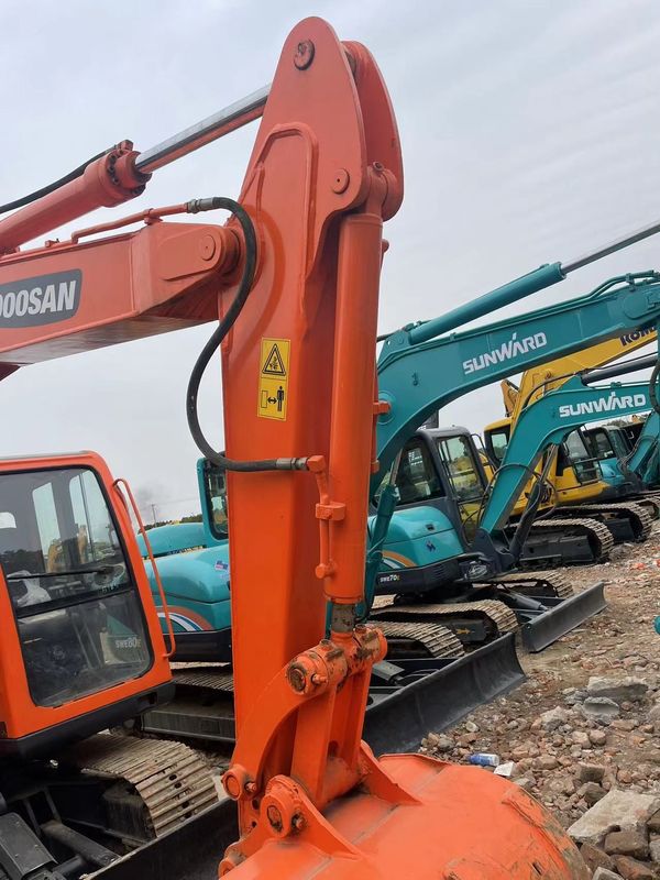 Использованные машины Doosan DX75 небольшой кавальщик использовал резиновую дорожку мини-экскаваторы экскаватор ручной