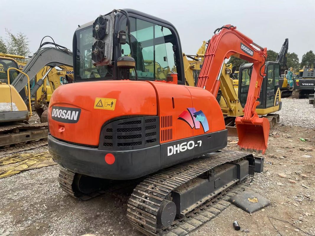 Новый Хорошие продажи подержанного экскаватора Doosan DX60 экскаватор использованный ползучий экскаватор Doosan DH60 заводская цена в продаже