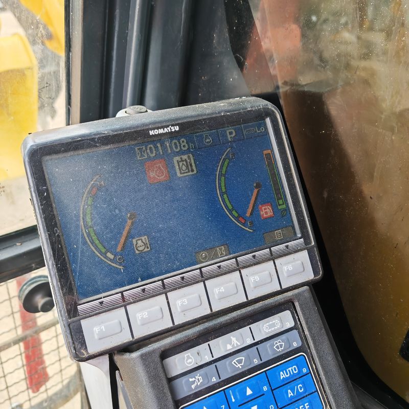 Подержанная японская экскаваторная машина komatsu pc200 экскаватор использованный komatsu pc200 японский оригинал