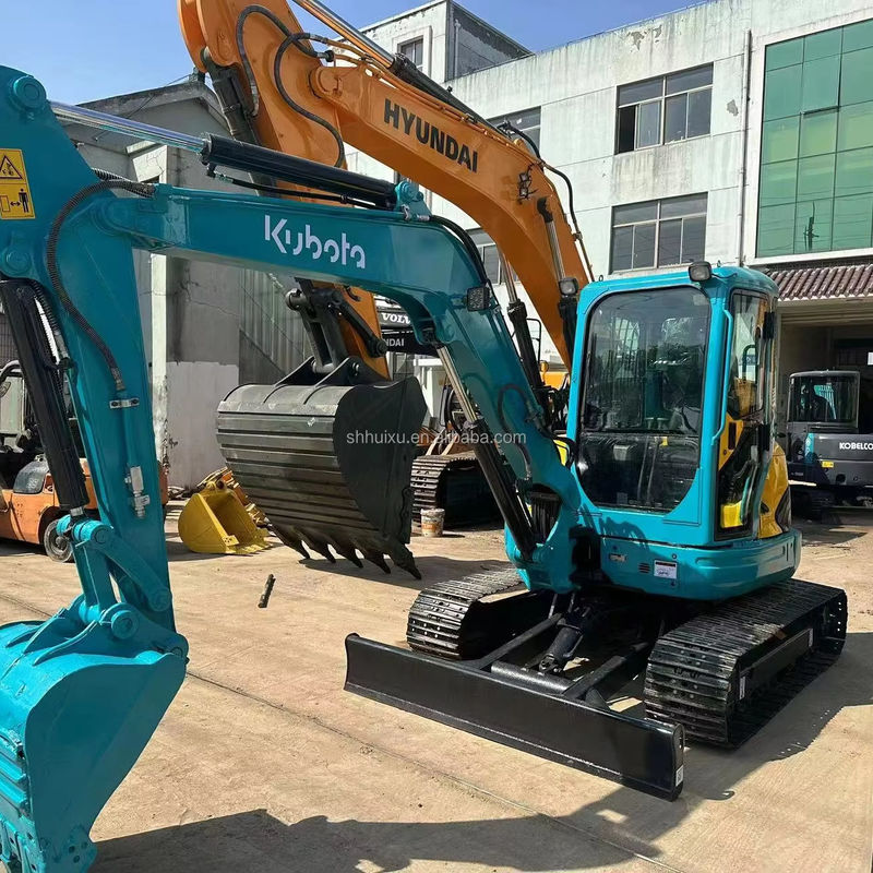 В хорошем состоянии. Высокое качество. Подержанный экскаватор Kubota 155.