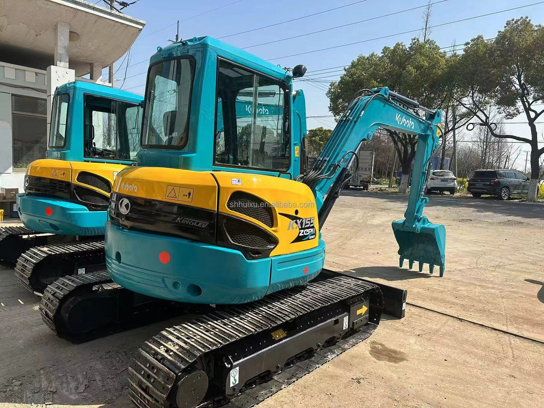 В хорошем состоянии. Высокое качество. Подержанный экскаватор Kubota 155.