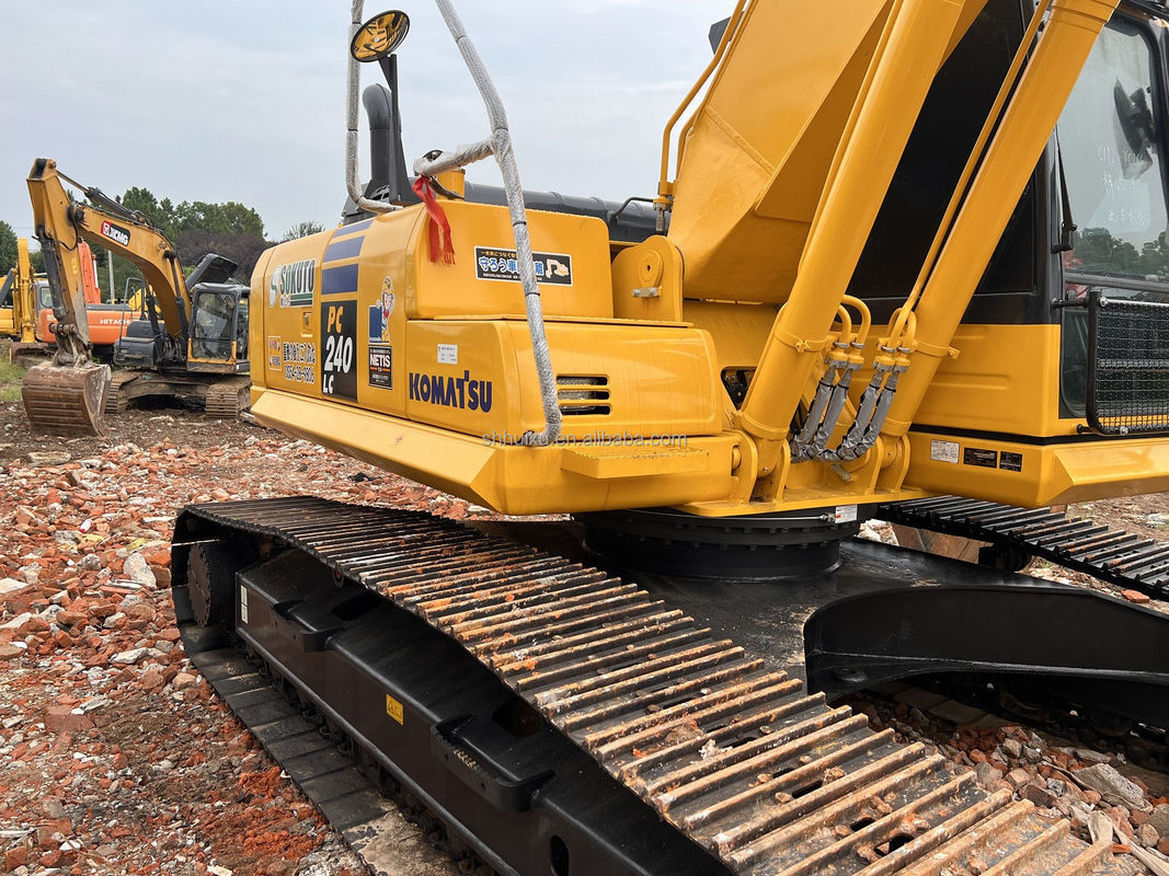 KOMATSU 240-8LC Эксплуатационный экскаватор в хорошем состоянии 24000KG Магазины строительных материалов