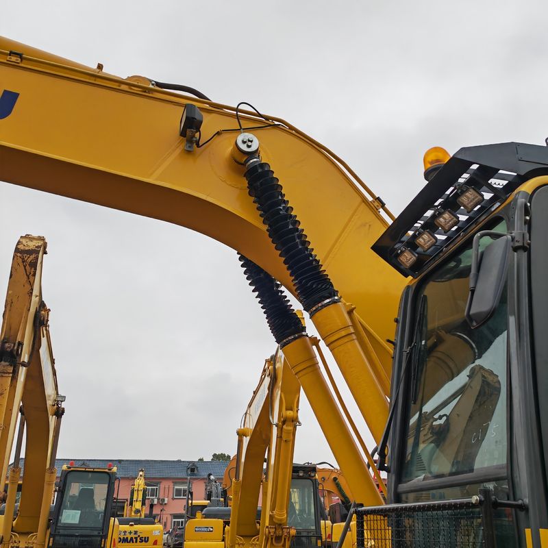 Оригинальный цвет подержанный экскаватор Komatsu pc240 в продаже с ценой Leow