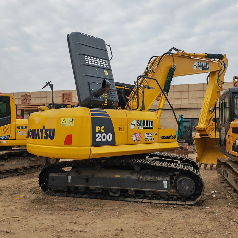 Подержанный экскаватор на складе KOMATSU PC200-8/Оригинальная краска Вторая рука KOMATSU PC200-8 в продаже по дешевой цене