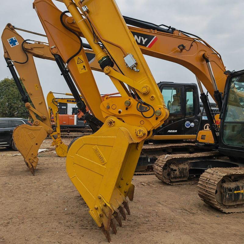 Подержанный экскаватор на складе KOMATSU PC200-8/Оригинальная краска Вторая рука KOMATSU PC200-8 в продаже по дешевой цене