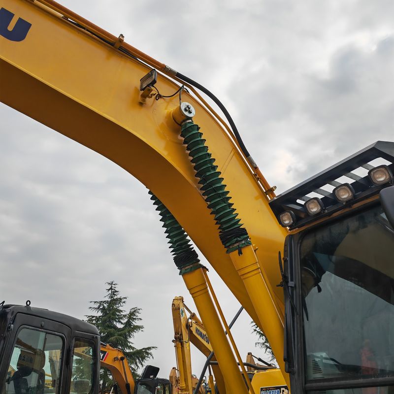 Подержанный экскаватор на складе KOMATSU PC200-8/Оригинальная краска Вторая рука KOMATSU PC200-8 в продаже по дешевой цене