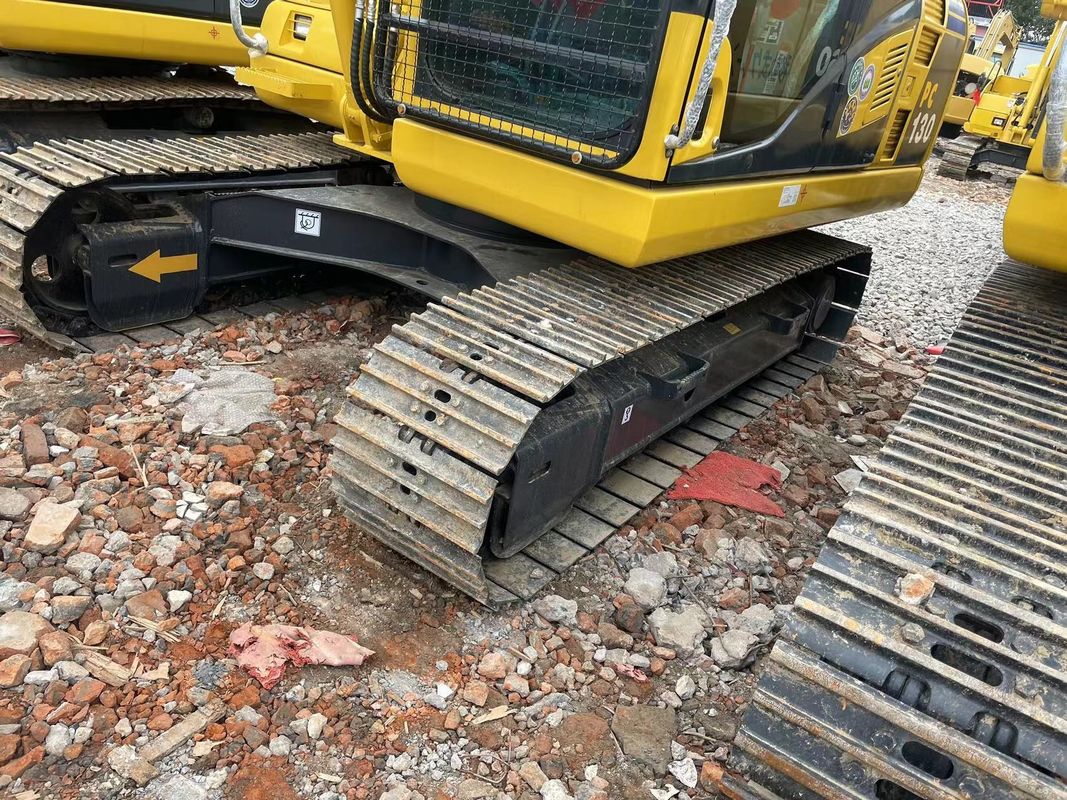 Новый прибывший подержанный экскаватор KOMATSU PC130/Низкий рабочий час Вторая рука KOMATSU EXCAVAYOT В хорошем состоянии