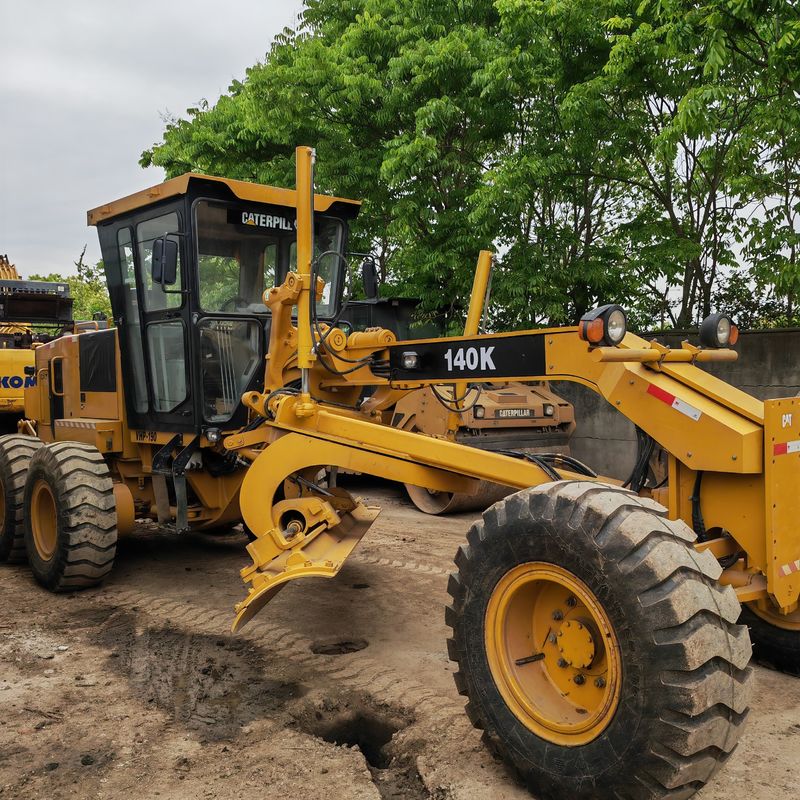 Использованный экскаватор землеуровнитель Caterpillar CAT140K дорожный станок подержанный японский тракторный двигатель в хорошем состоянии