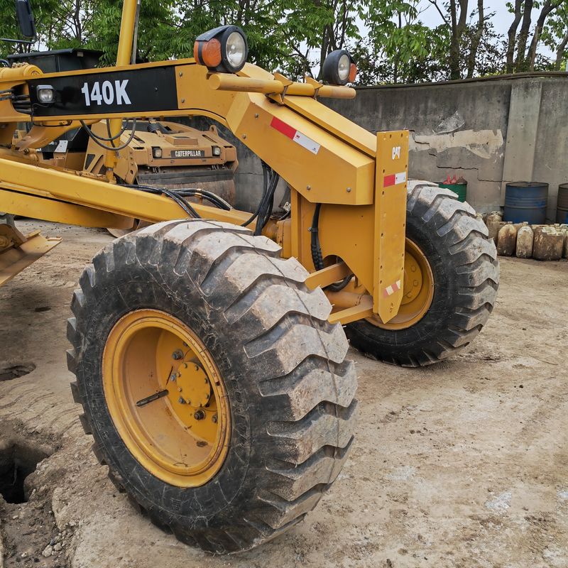 Использованный экскаватор землеуровнитель Caterpillar CAT140K дорожный станок подержанный японский тракторный двигатель в хорошем состоянии