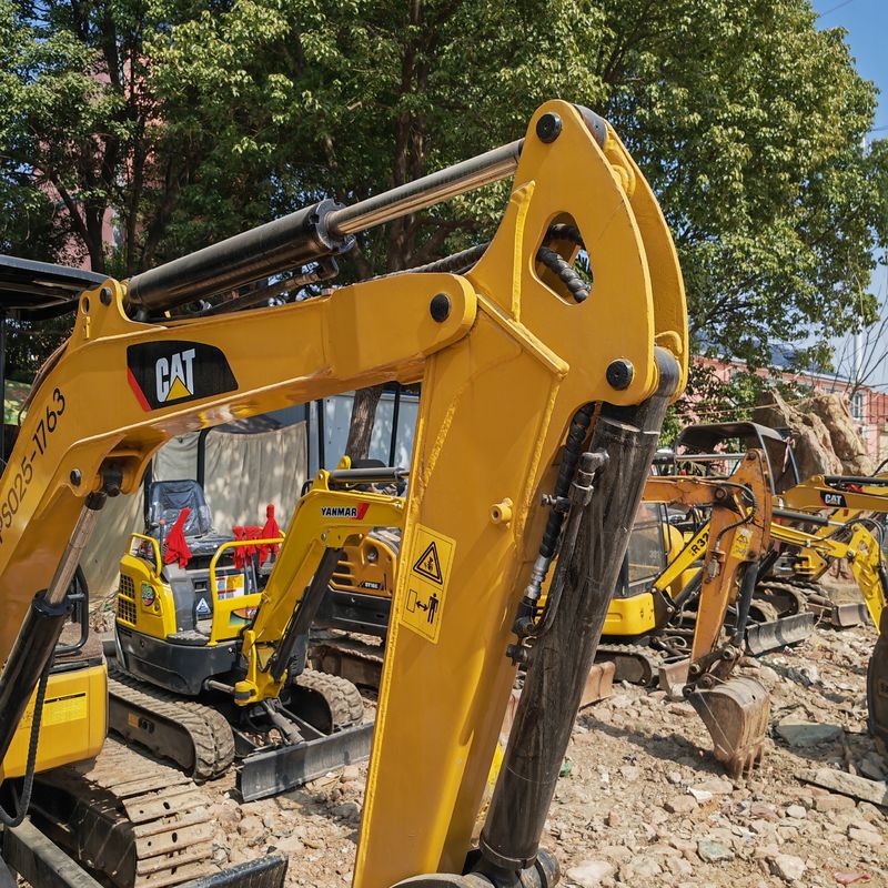 Подержанный экскаватор мини cat 303/вторая рука оригинальный двигатель cat 303 с дешевой ценой в продаже