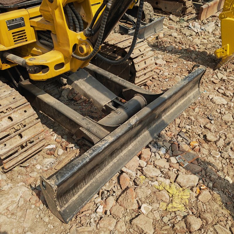 Подержанный экскаватор мини cat 303/вторая рука оригинальный двигатель cat 303 с дешевой ценой в продаже